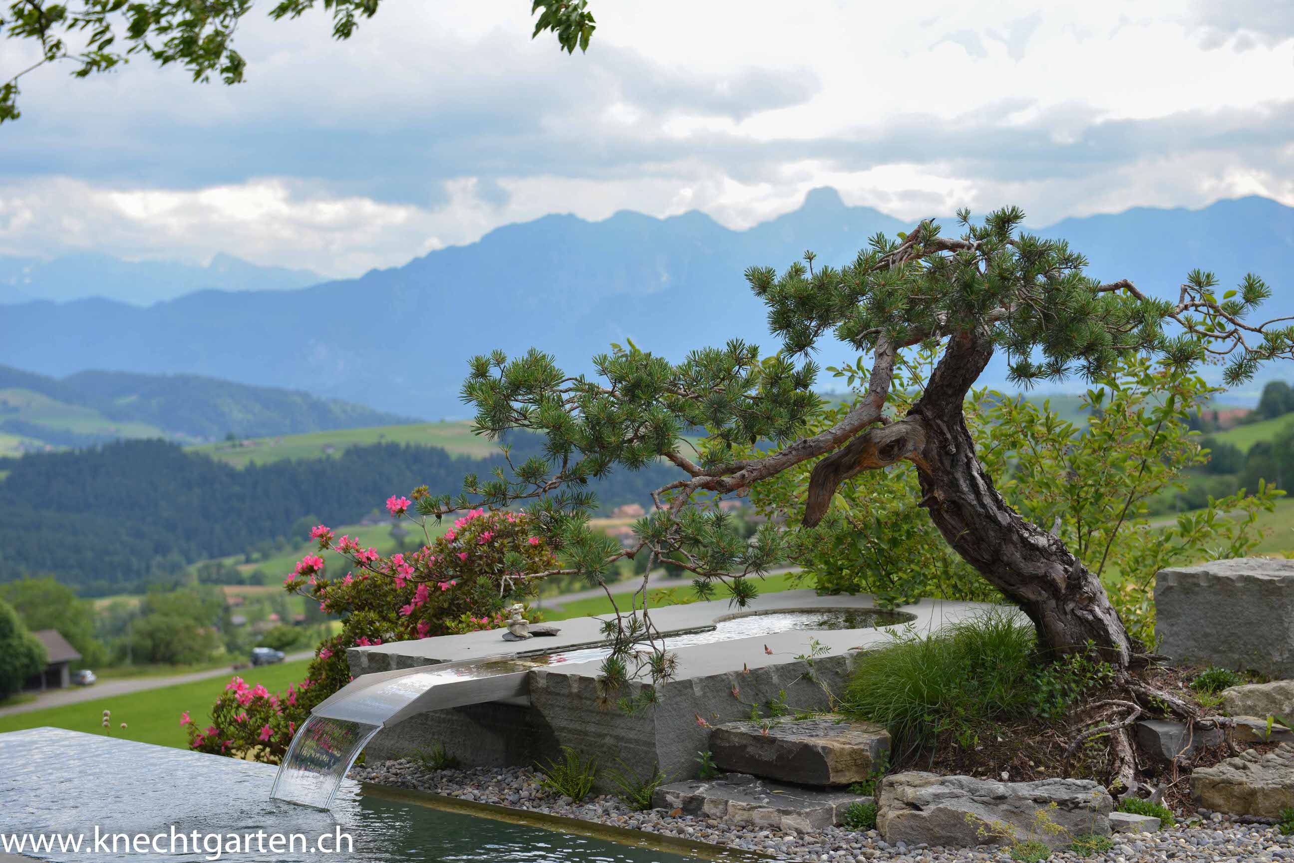 Wasserfall-Brunnen mit Infinity Becken