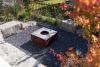 Flammengrill und Sitzplatz